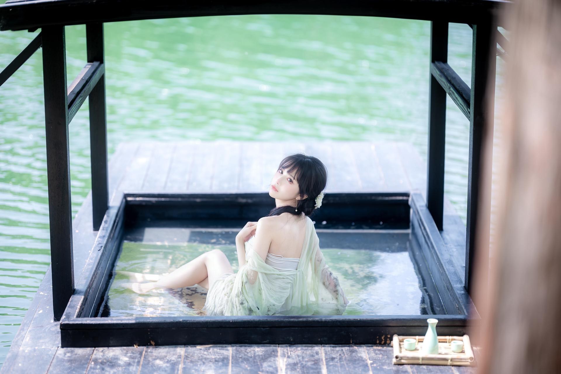 [写真] Shika小鹿鹿 - 江南水色：古风水色湿身美腿写真 65P3V