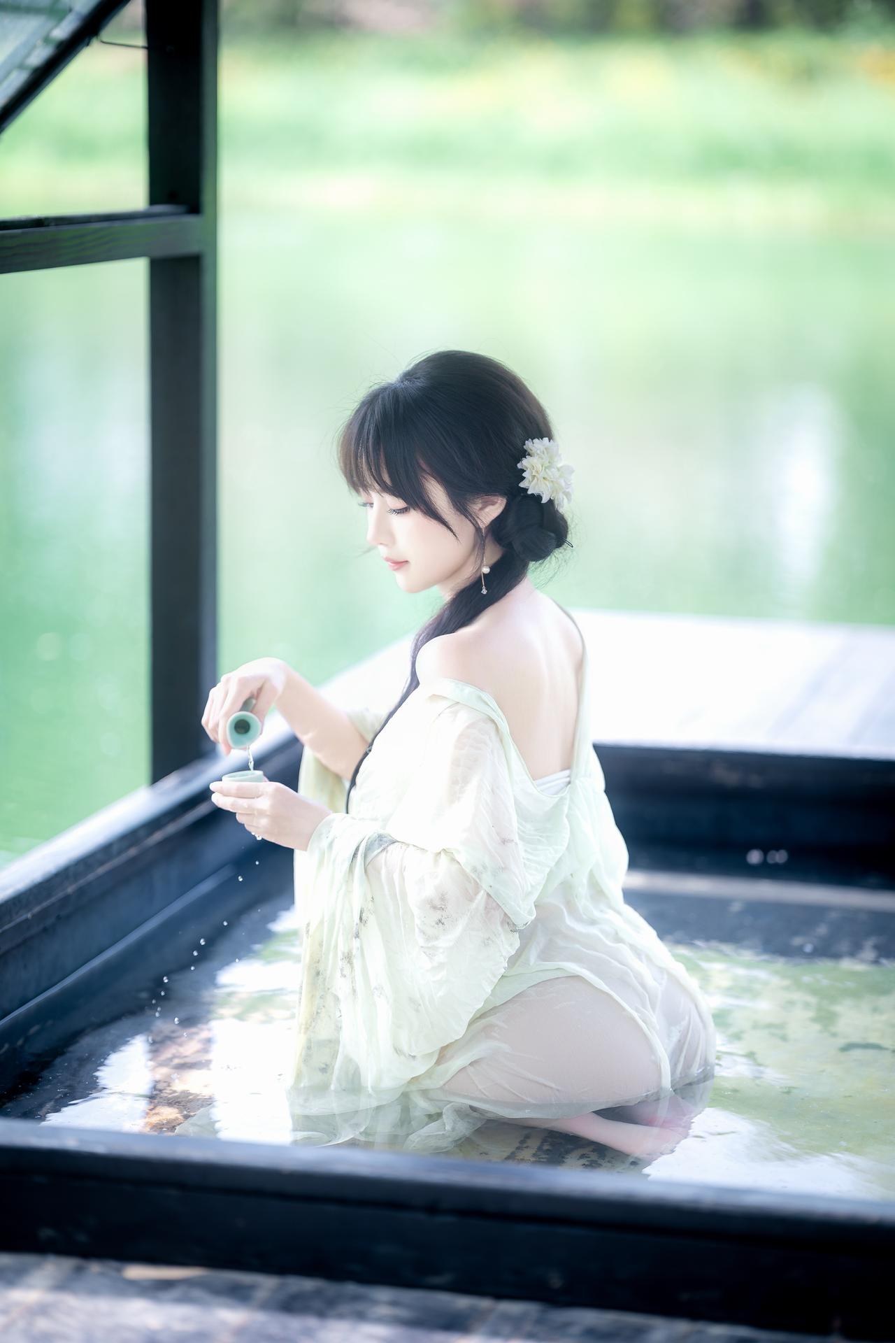 [写真] Shika小鹿鹿 - 江南水色：古风水色湿身美腿写真 65P3V