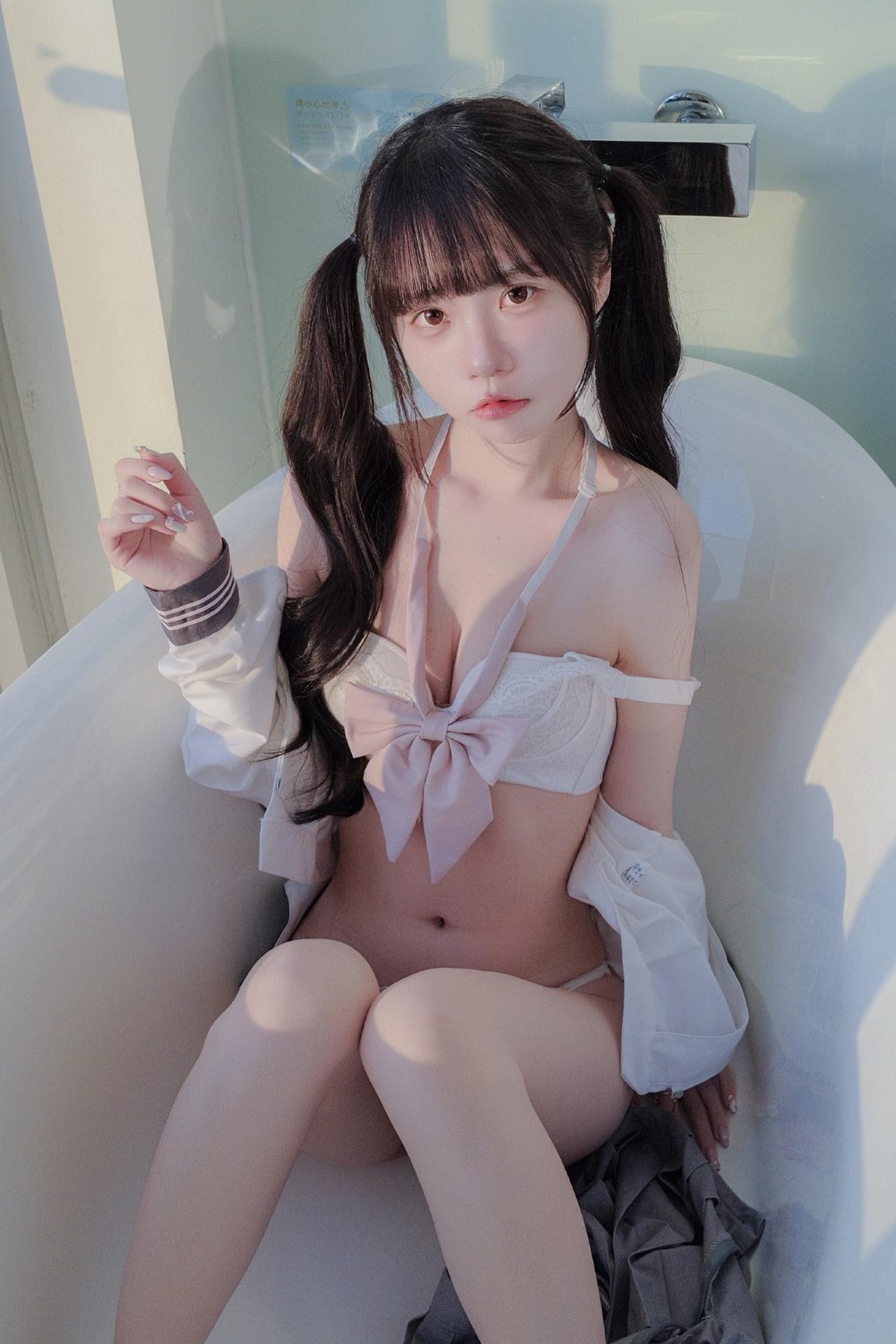 [私房] Keke Xiaobaitu - After-Class Private Time コスプレ写真集 48P
