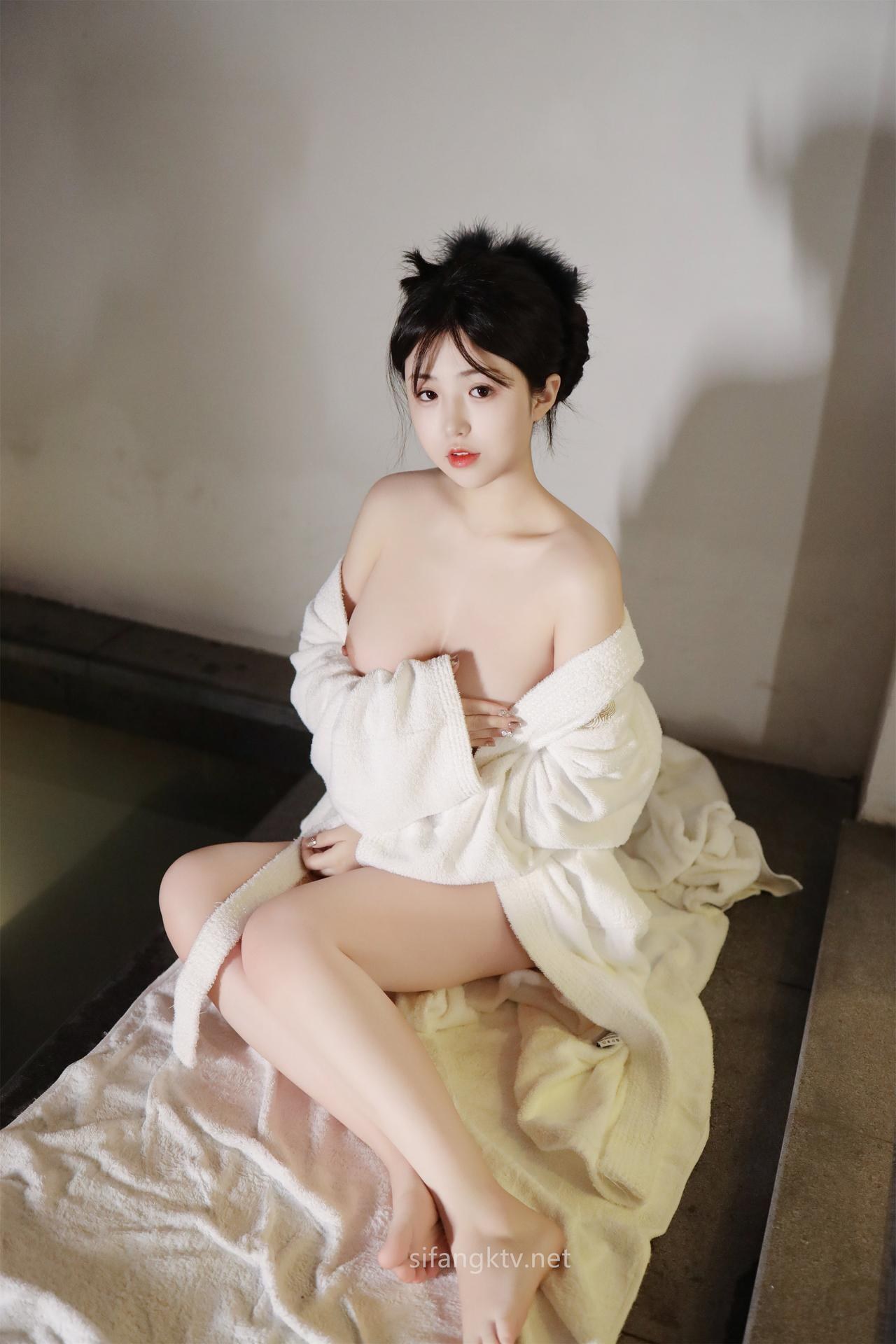 [Model] Chen Xiaohua - XR Unc3n Xiuren R18 Spa Massage Model Photo Set 71P1V