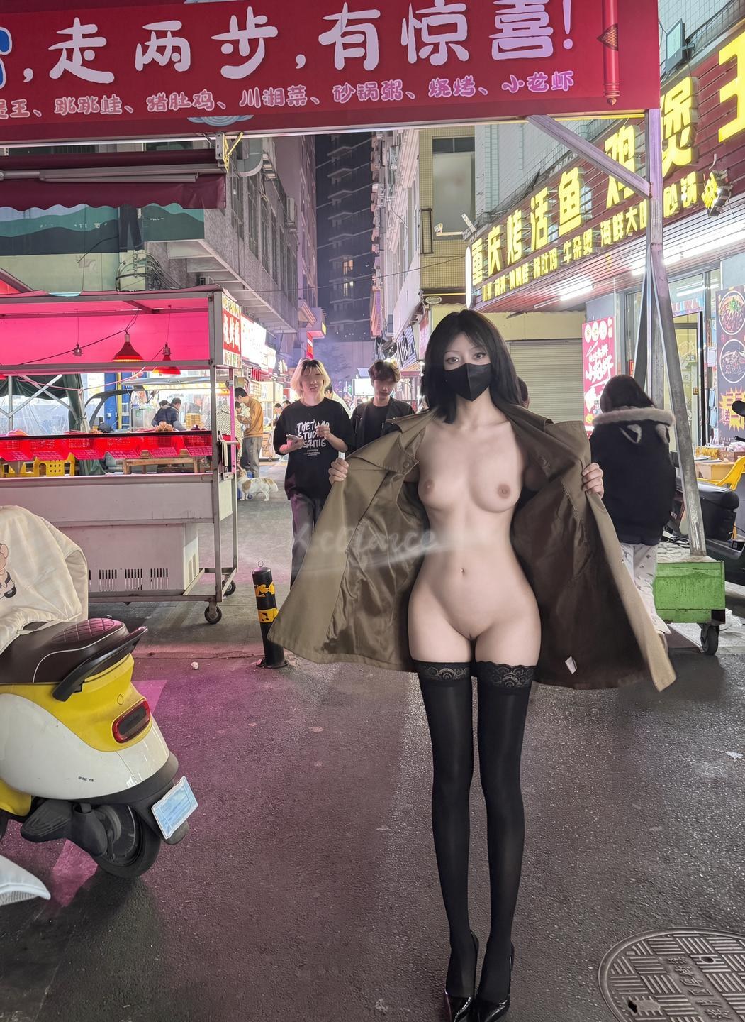 [私房] Kelebing - Outdoor Busty Exposure コスプレ写真集 42P44V