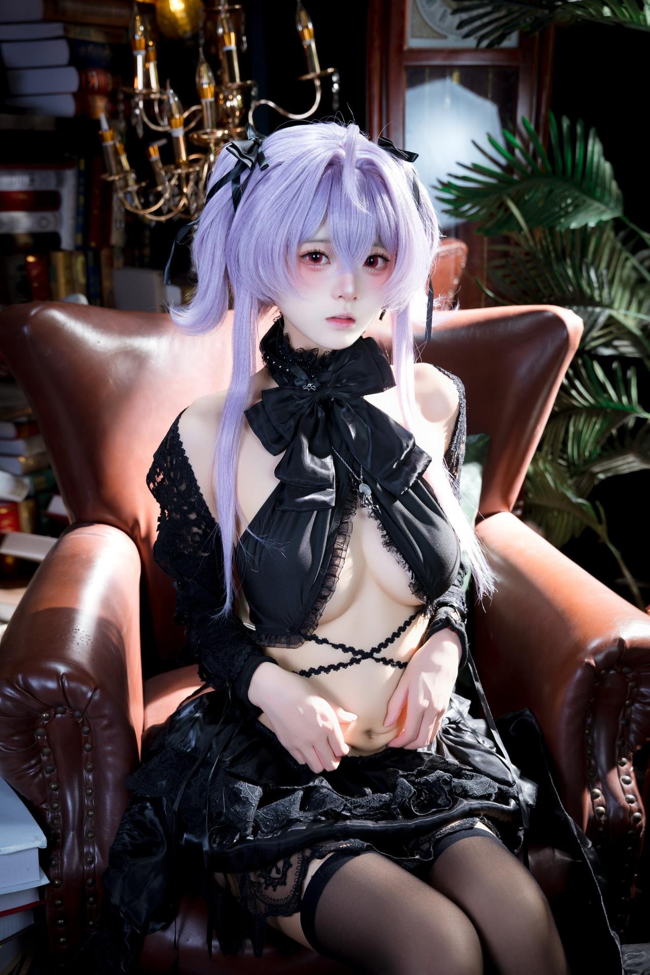 [cosplay] 九柒喵 - 水母：水母角色还原美腿大尺度 26P
