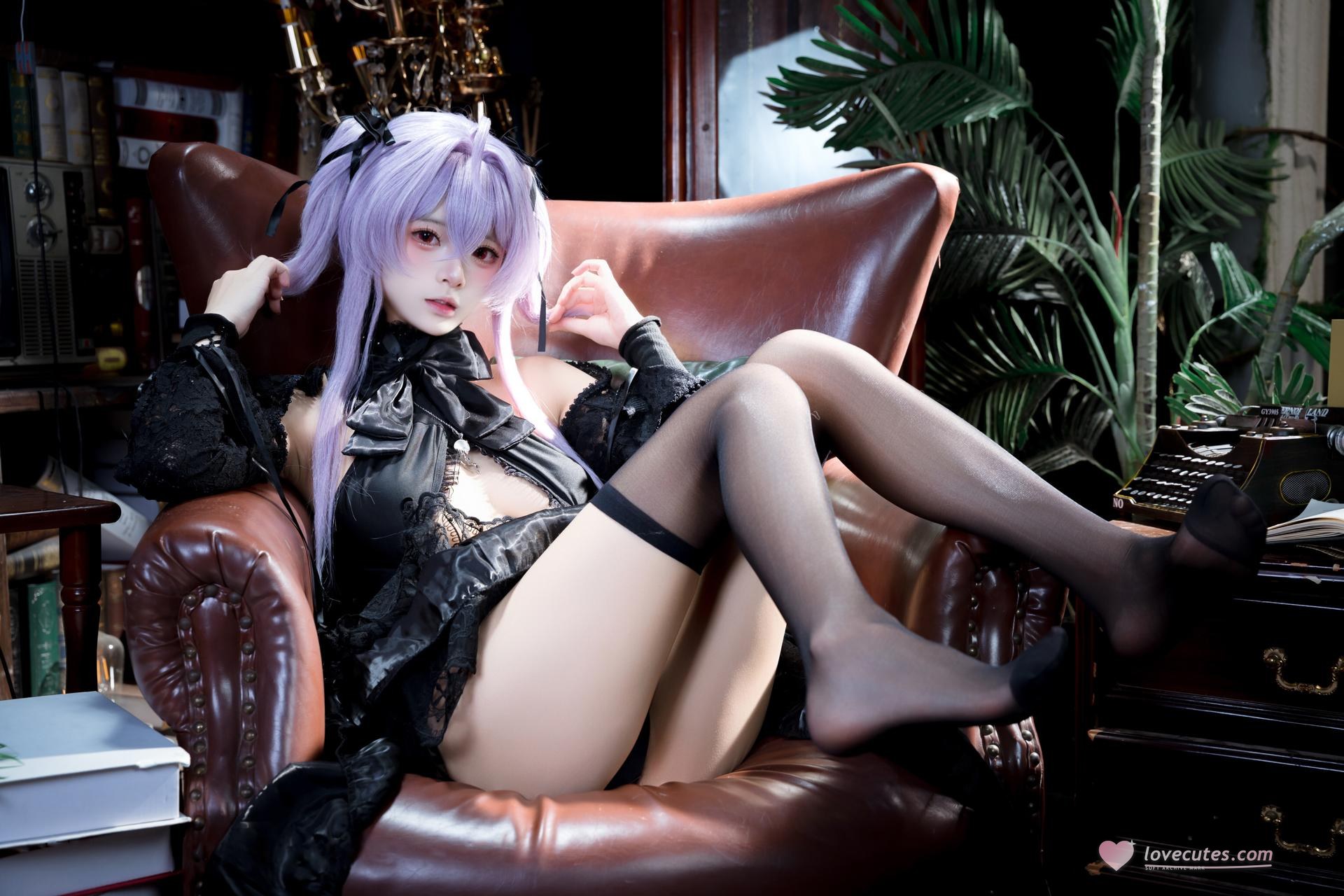 [cosplay] 九柒喵 - 水母：水母角色还原美腿大尺度 26P