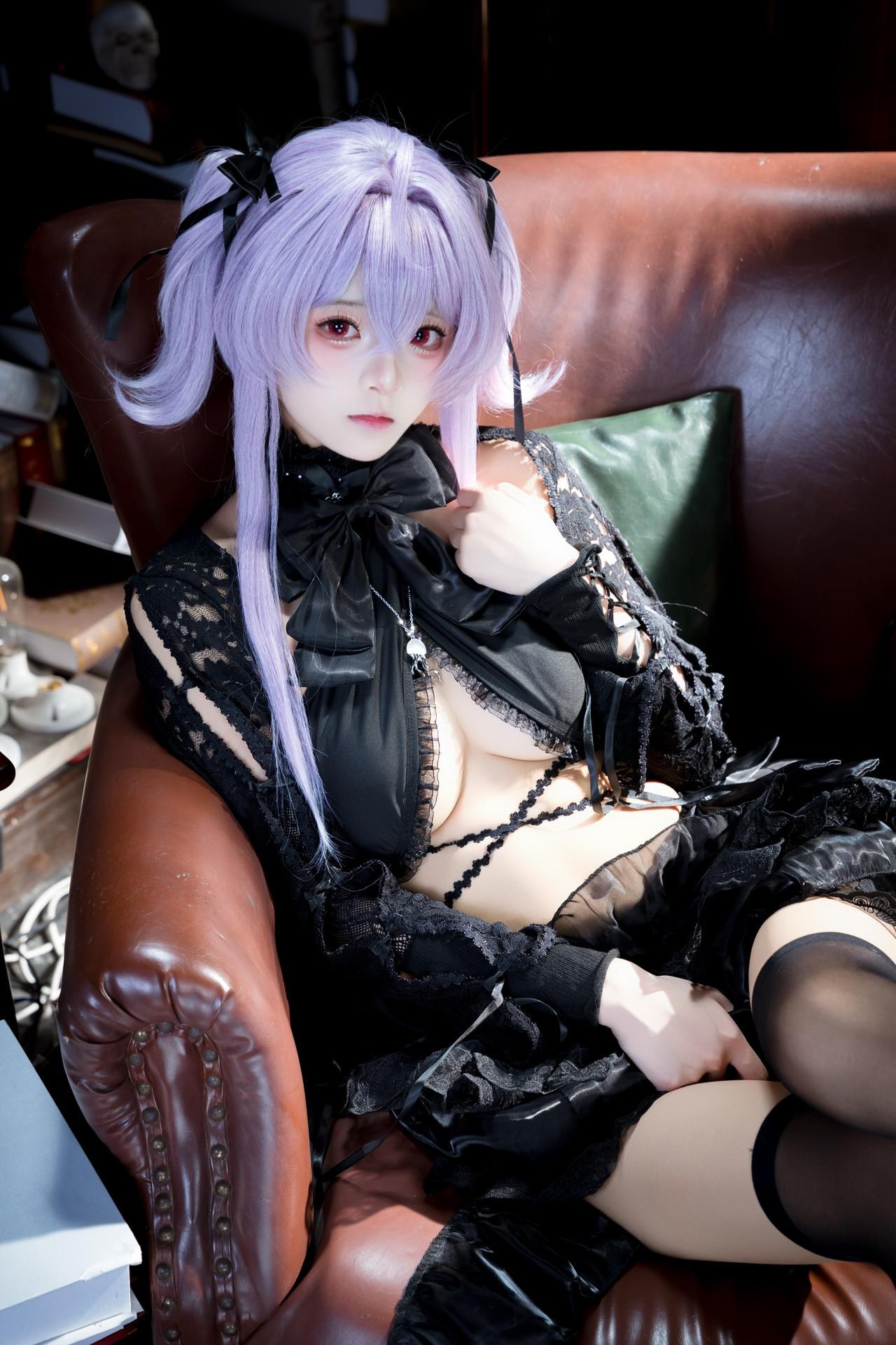 [cosplay] 九柒喵 - 水母：水母角色还原美腿大尺度 26P