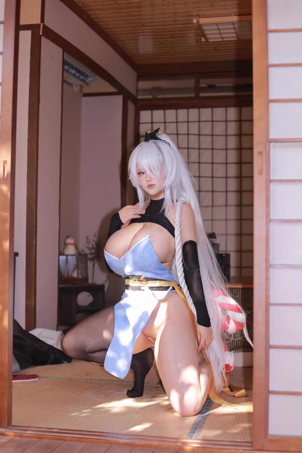 [cosplay] 芝心蛋奶烧 - 碧蓝航线 云仙：碧蓝航线 云仙旗袍角色还原美腿 300P5V