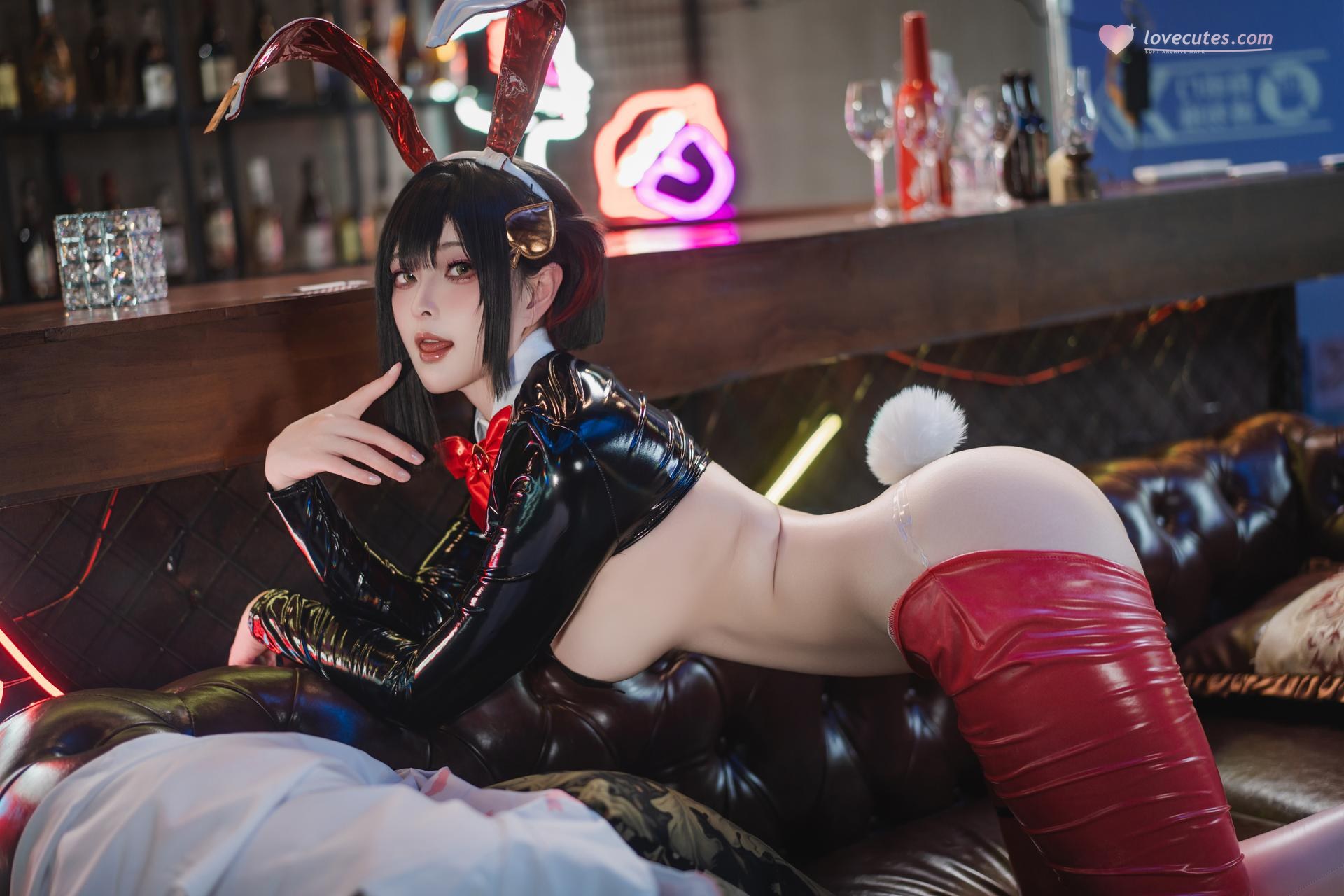 [cosplay] Natsuko夏夏子 - NIKKE 露姬·逆兔女郎：NIKKE 露姬·逆兔女郎角色还原兔女郎美腿 63P