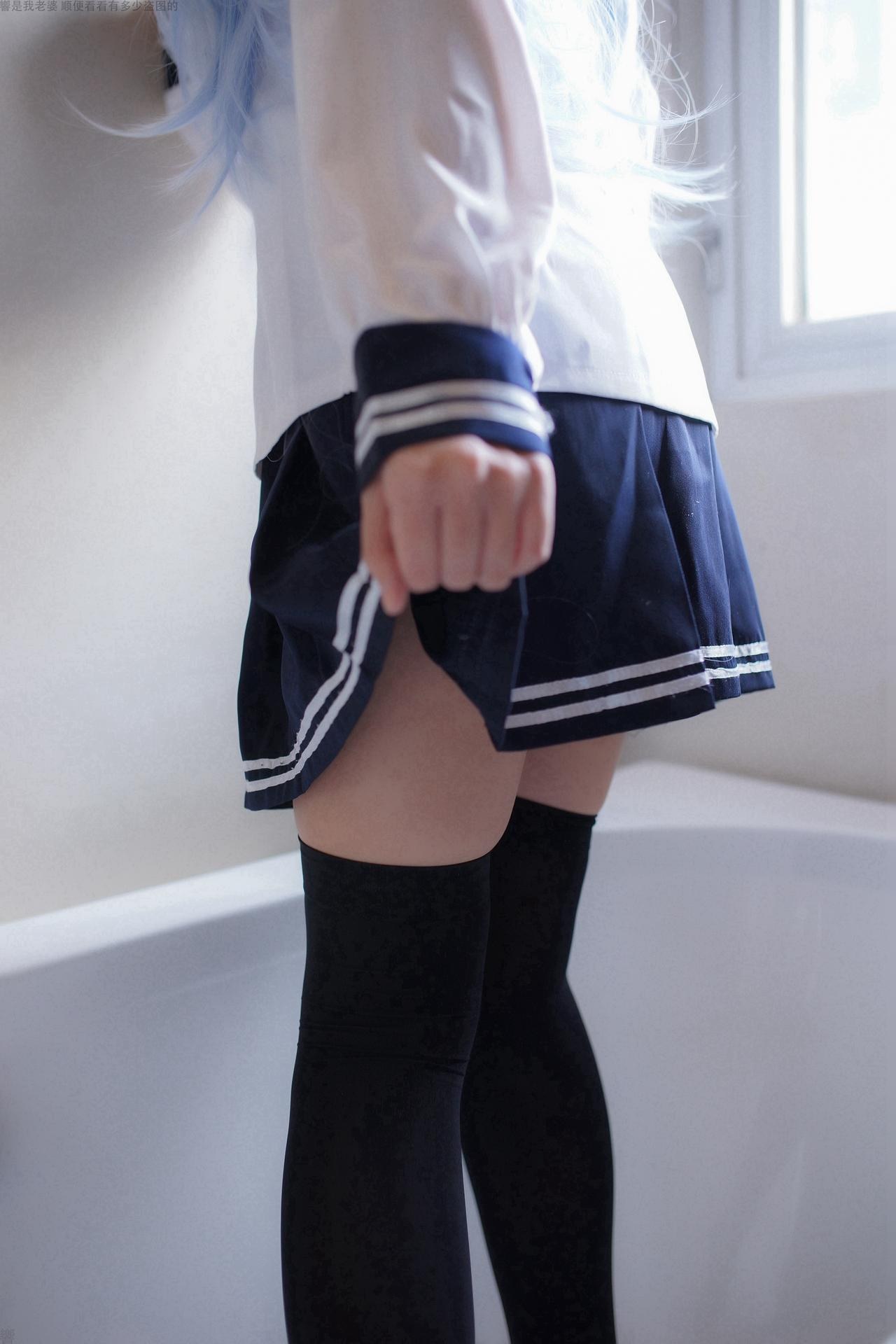 [cosplay] 少女映画 - 舰娘响：学生装翘臀美胸大尺度角色还原 82P