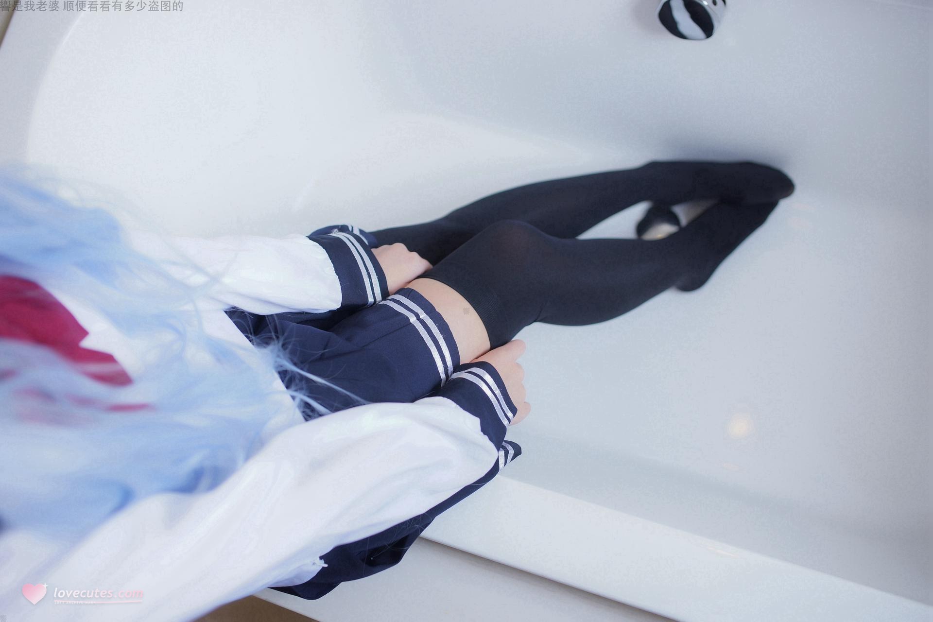 [cosplay] 少女映画 - 舰娘响：学生装翘臀美胸大尺度角色还原 82P