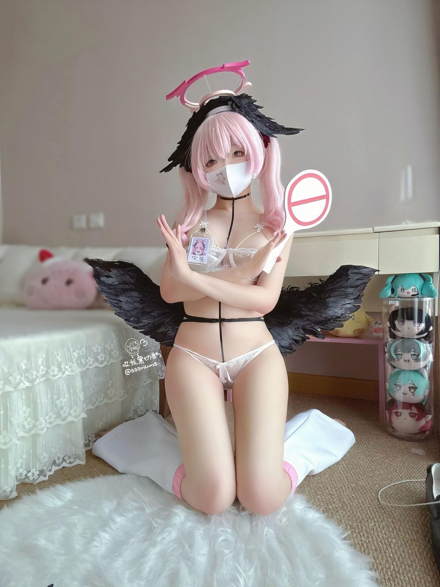 [cosplay] 曲奇软fufu - 蔚蓝档案 江小春：白丝足部美腿角色还原 46P3V