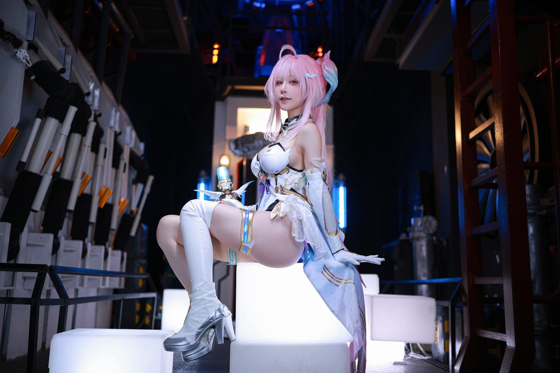 [cosplay] 水淼aqua - 鸣潮 爱弥斯：鸣潮 爱弥斯角色还原美腿大尺度 61P