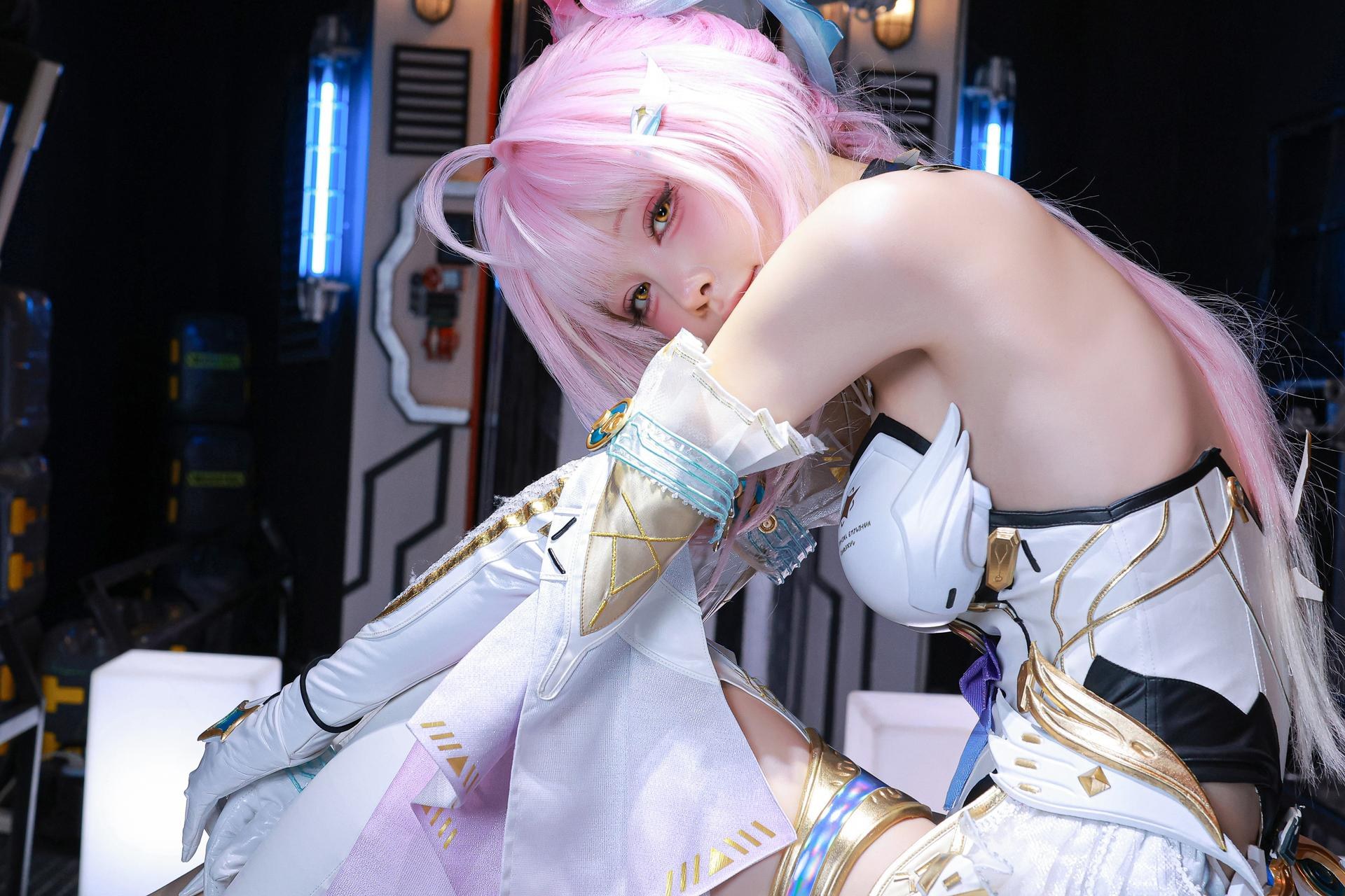 [cosplay] 水淼aqua - 鸣潮 爱弥斯：鸣潮 爱弥斯角色还原美腿大尺度 61P