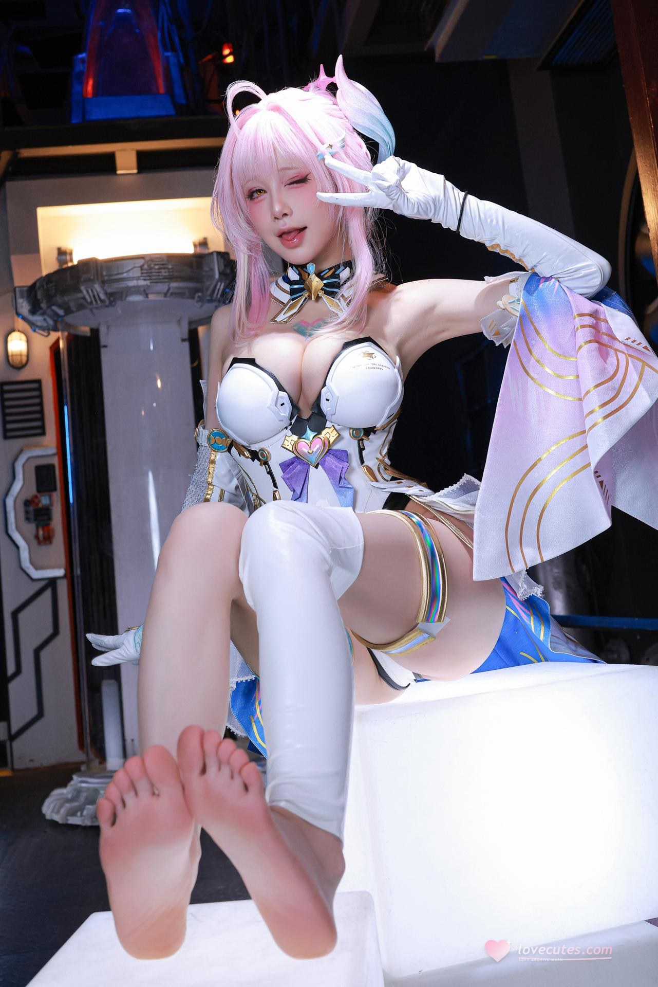 [cosplay] 水淼aqua - 鸣潮 爱弥斯：鸣潮 爱弥斯角色还原美腿大尺度 61P