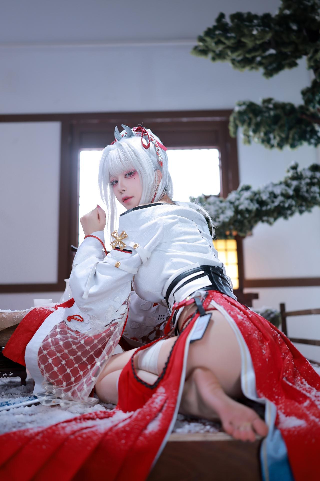 [cosplay] 水淼aqua - 鸣潮 绯雪：鸣潮 绯雪角色还原美腿大尺度 51P