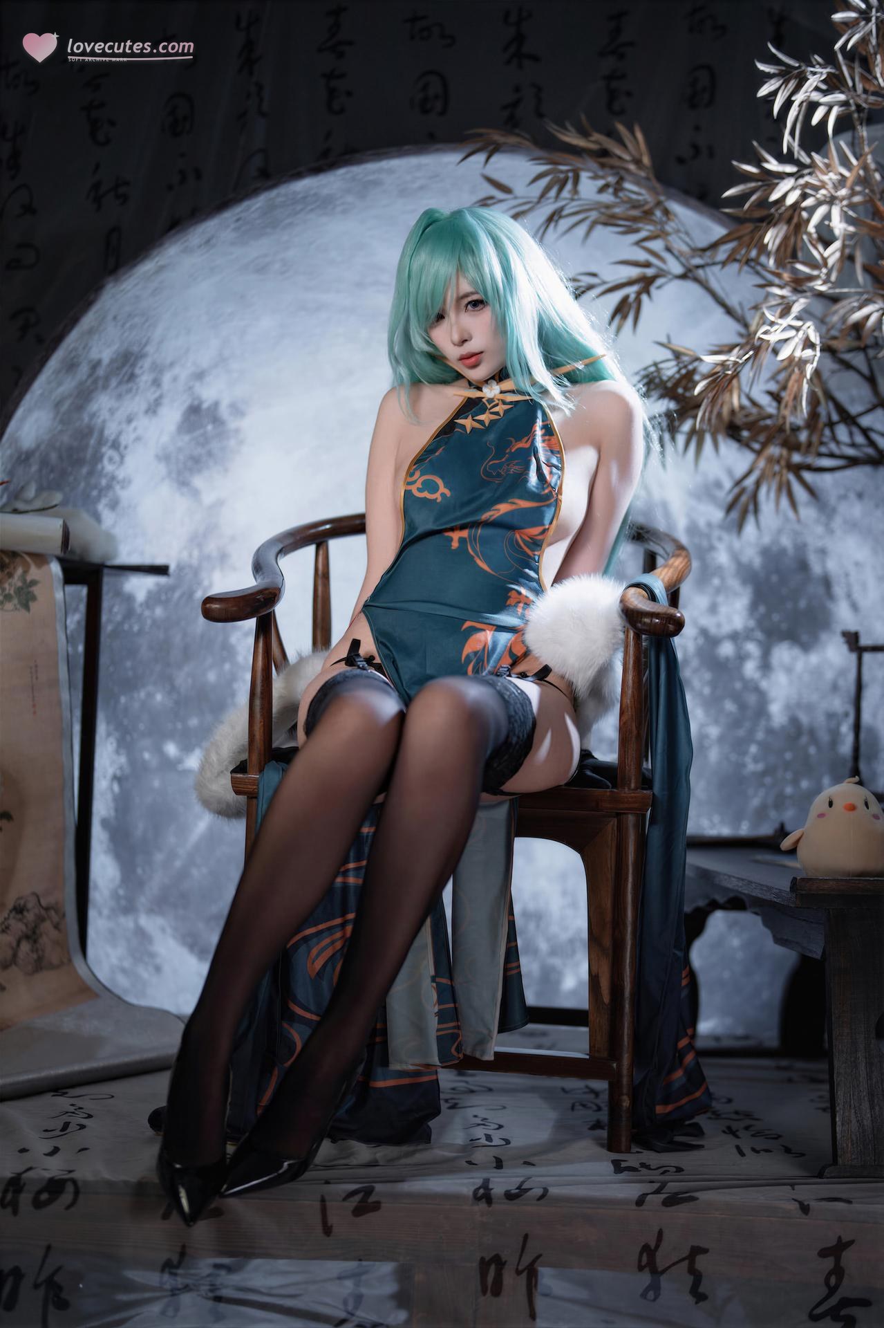 [cosplay] 轩萧学姐 - 碧蓝航线 莫斯科旗袍：碧蓝航线 莫斯科旗袍角色还原旗袍美腿 50P