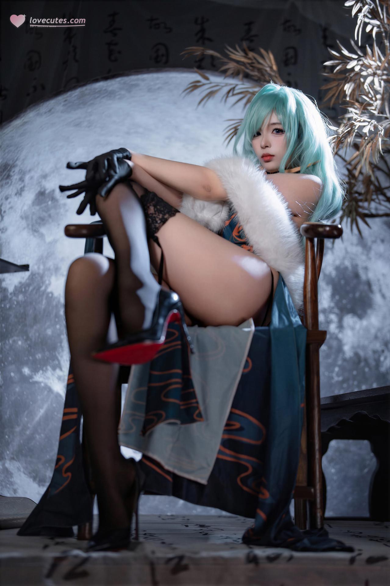 [cosplay] 轩萧学姐 - 碧蓝航线 莫斯科旗袍：碧蓝航线 莫斯科旗袍角色还原旗袍美腿 50P
