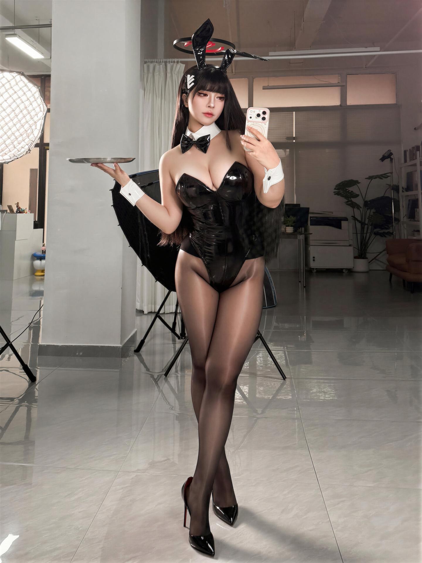 [คอสเพลย์] Banbanzi - Rio Tsukatsuki Blue Archive ชุดกระต่ายคาสิโน 57P6V