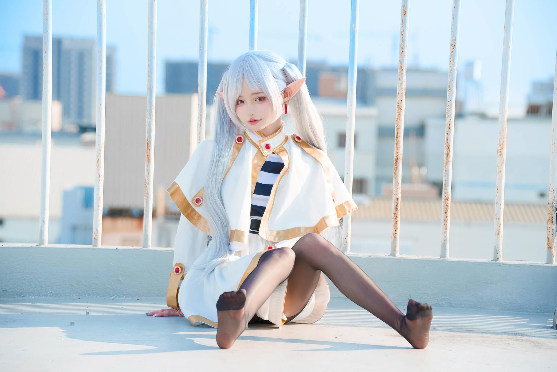 [コスプレ] Irisuare(愛莉) - Frieren 屋上エルフ衣装と黒スト 31P