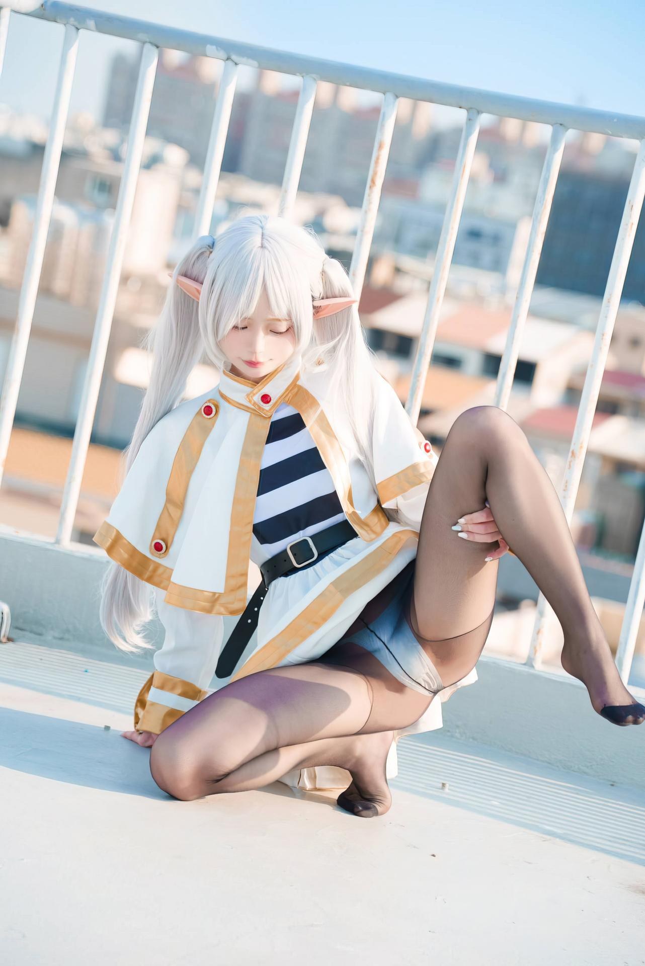 [コスプレ] Irisuare(愛莉) - Frieren 屋上エルフ衣装と黒スト 31P