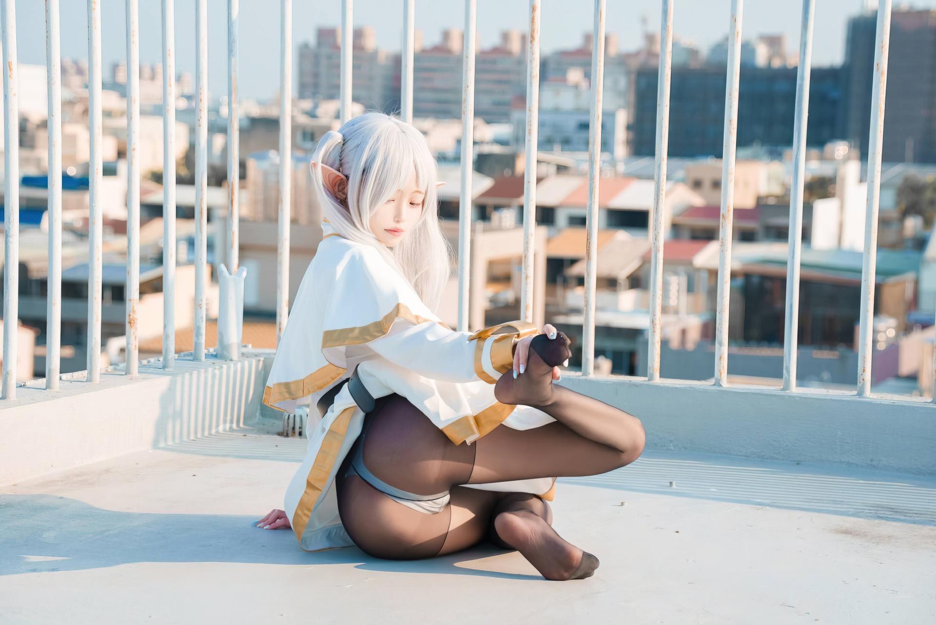 [コスプレ] Irisuare(愛莉) - Frieren 屋上エルフ衣装と黒スト 31P