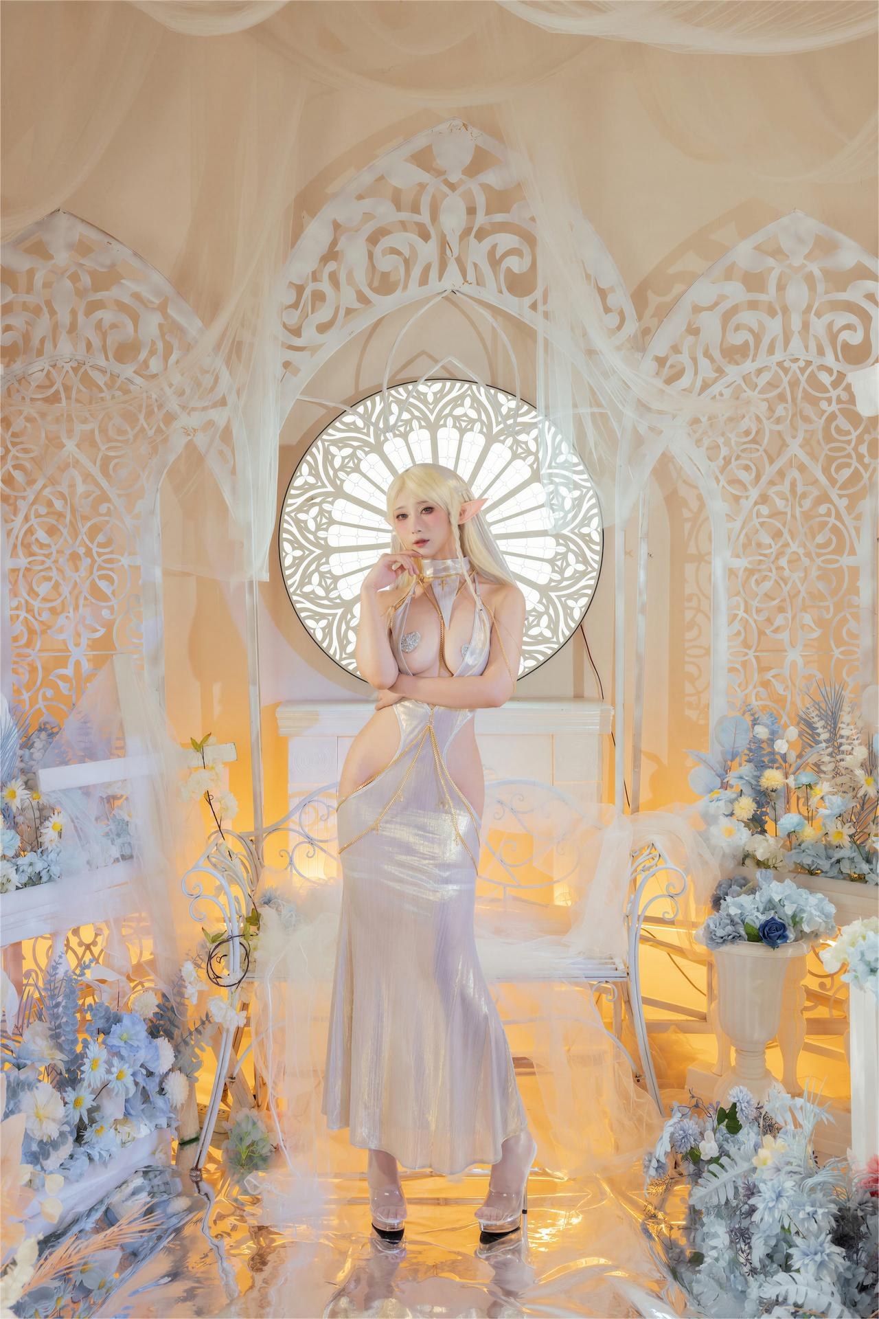 [คอสเพลย์] Yunxixi & Naitaotao - Language of Light ชุดขาวซีทรูและถุงน่องสีเนื้อ 80P1V