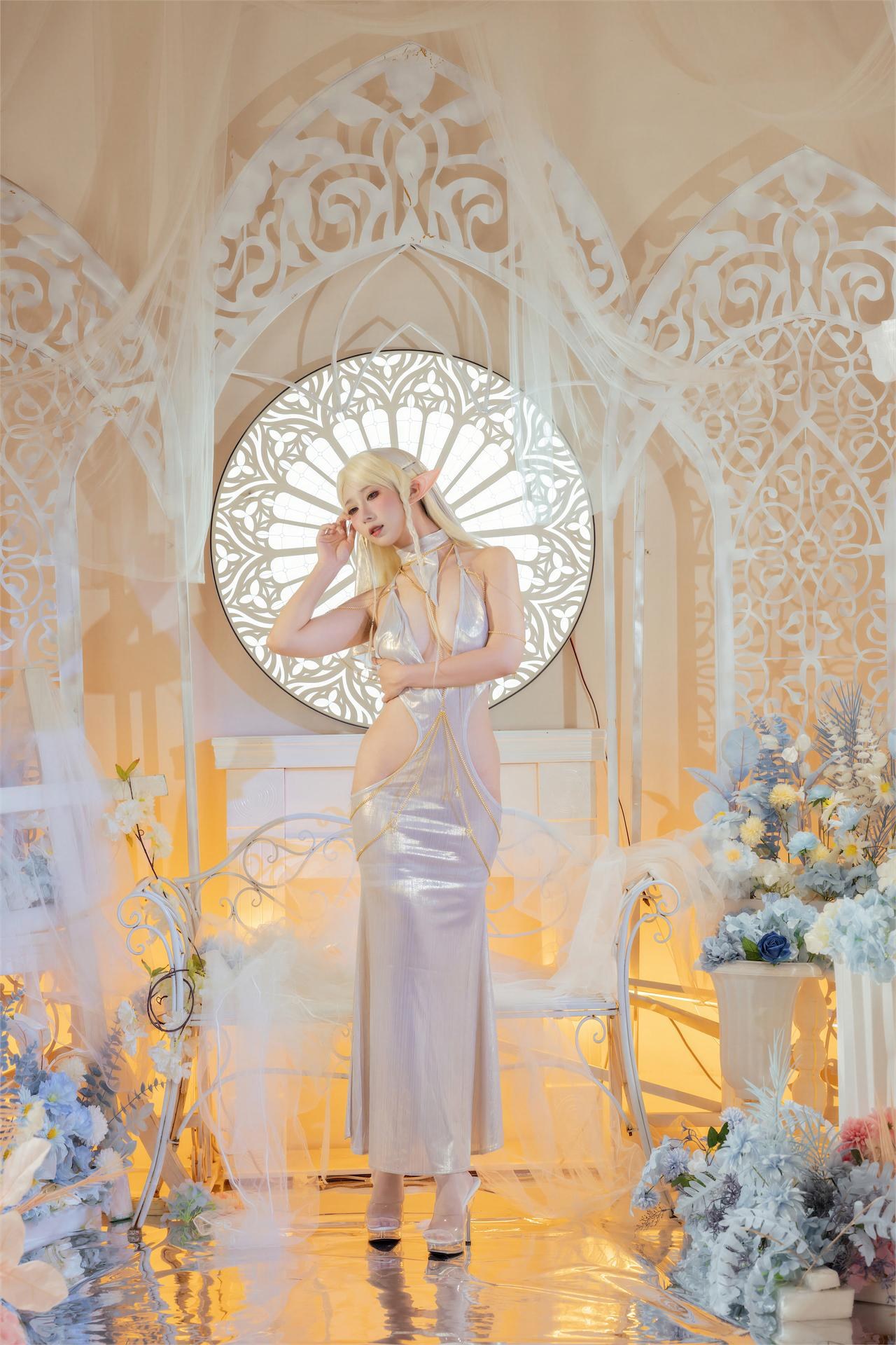 [คอสเพลย์] Yunxixi & Naitaotao - Language of Light ชุดขาวซีทรูและถุงน่องสีเนื้อ 80P1V