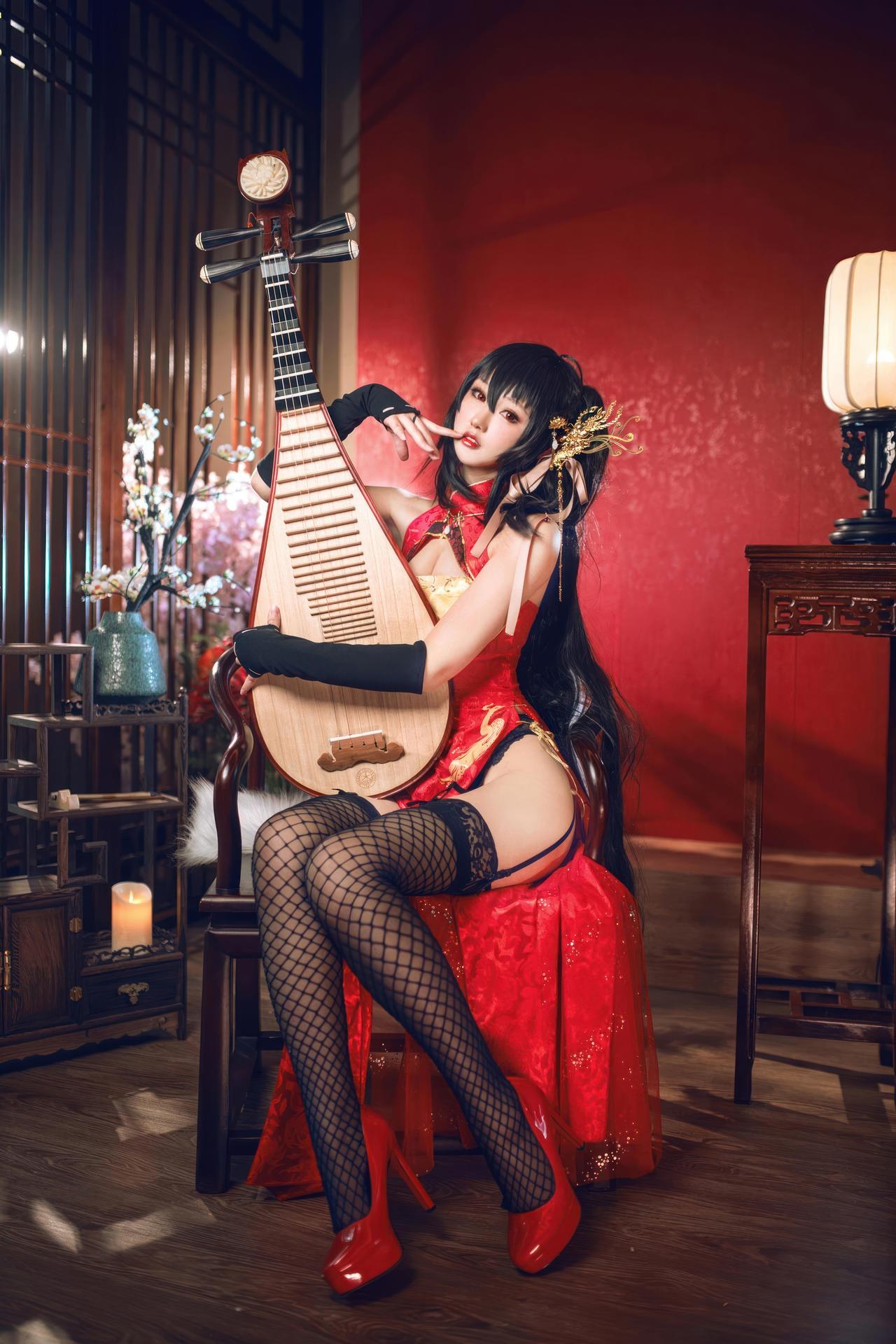 [Cosplay] Hanyu Sanwei - Taihou sườn xám đỏ dáng đẹp 21P