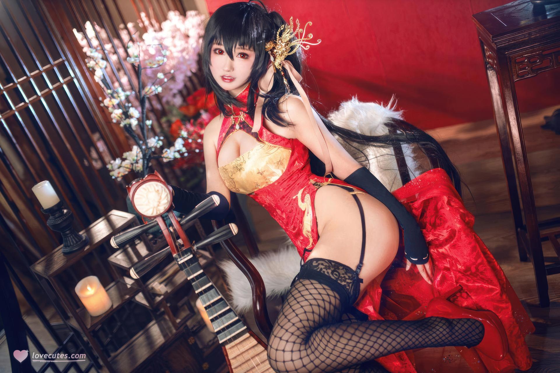 [Cosplay] Hanyu Sanwei - Taihou sườn xám đỏ dáng đẹp 21P