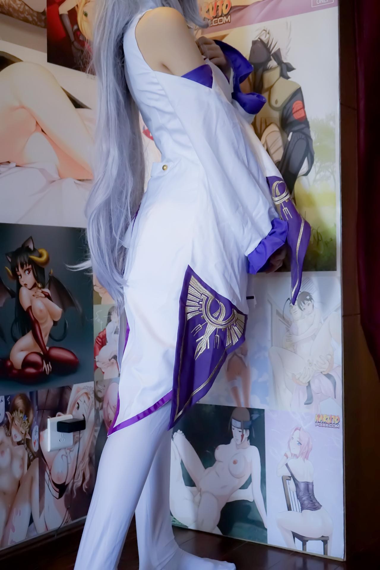 [cosplay] 少女映画 - 艾米莉亚：翘臀蕾丝内衣白丝大尺度角色还原 97P