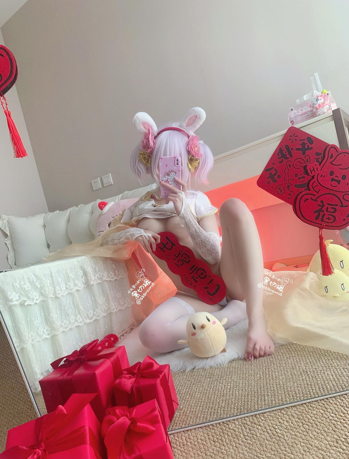 [cosplay] 哎我黑切讷 - 碧蓝航线 拉菲：拉菲新春旗袍五指袜视频 38P3V