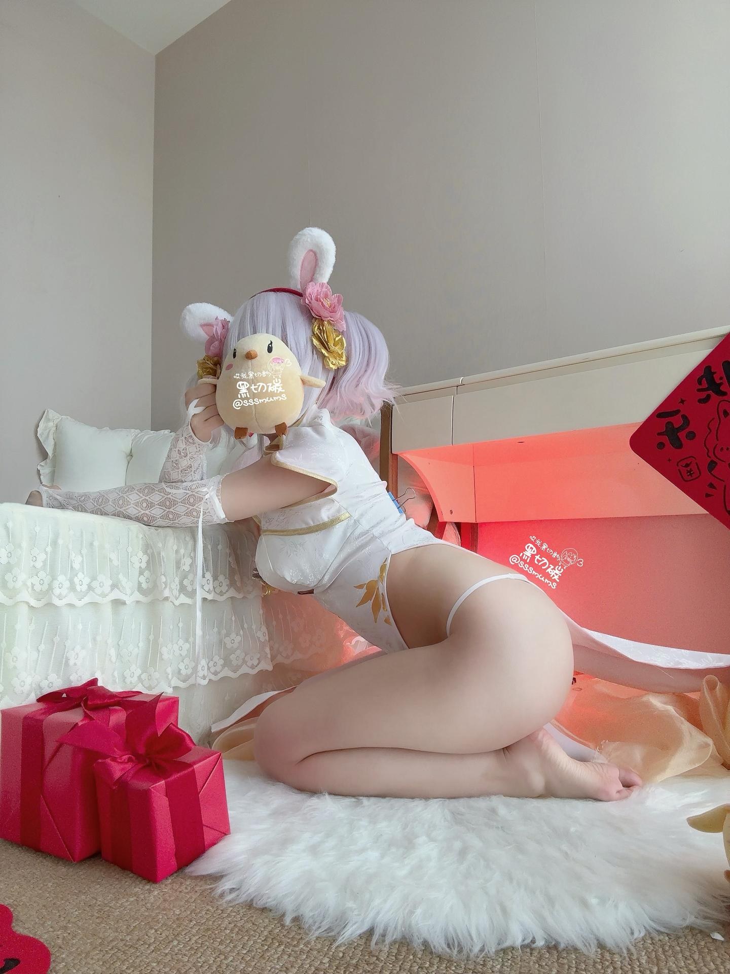 [cosplay] 哎我黑切讷 - 碧蓝航线 拉菲：拉菲新春旗袍五指袜视频 38P3V