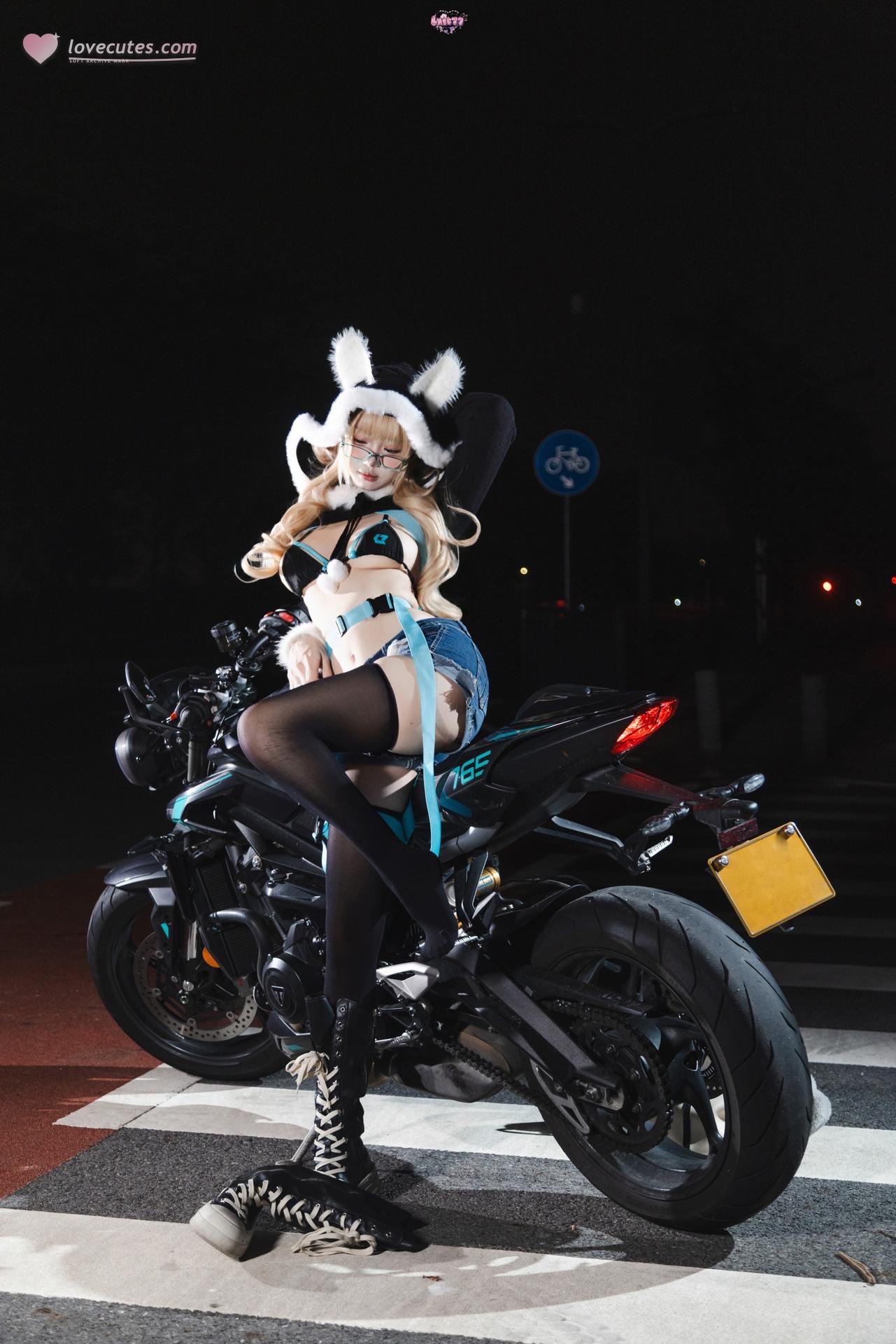 柒柒要乖哦 - 赛车娘美腿视频 写真セット 134P1V
